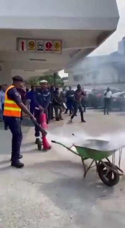 WCGW using the wrong kind of extinguisher
