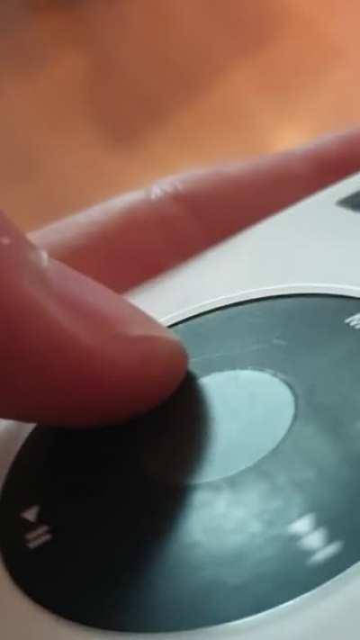 Can someone please help me. I am trying to put my 120gb 6th gen into a 5th gen front plate. This problem happens when the panel bludges and the click wheel is funny.