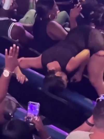 She throwing that mf