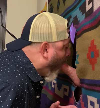 (48)Loved blowing this hot bearded stud. He hit me up the day before, but it didn’t work. But I milked him the next day. 33/5’6”/175.#Minneapolis