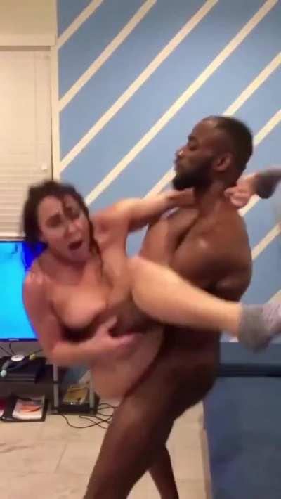 King Nasir vs. Carmela Clutch