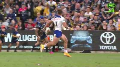 Hamiso Tabuai-Fidow dabs on the Warriors