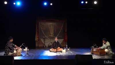 (RAAG YAMAN ) this is absolute masterpiece sung by students of isha samskriti (isha foundation of SADHGURU)