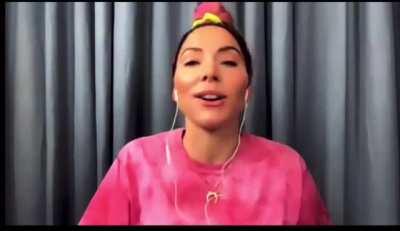 Cummings let’s guys piss on her face, tawlmah bawt dat golden shower bubba