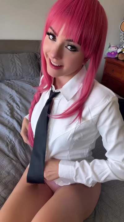 You know you want a foot job from Makima