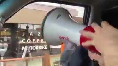 Dude telling people they've been psychologically manipulated gets his point proven