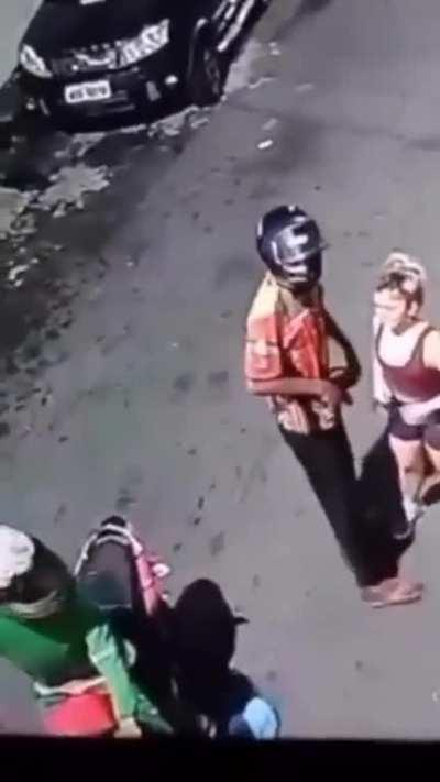 Su muchacho es todo un héroe