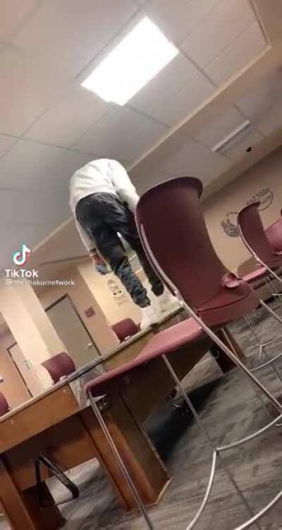 Sit down, be tumbled.