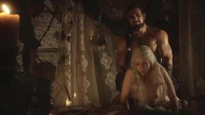 All Emilia Clarke nude scenes in Game of Thrones