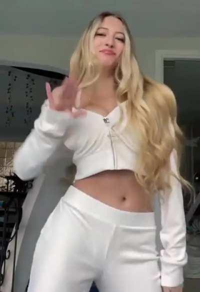 Sophia tiktok dance 3
