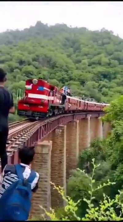 Filming a train crossing bridge while being on the bridge