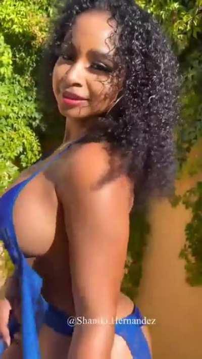 Shaniki Hernandez 🦓