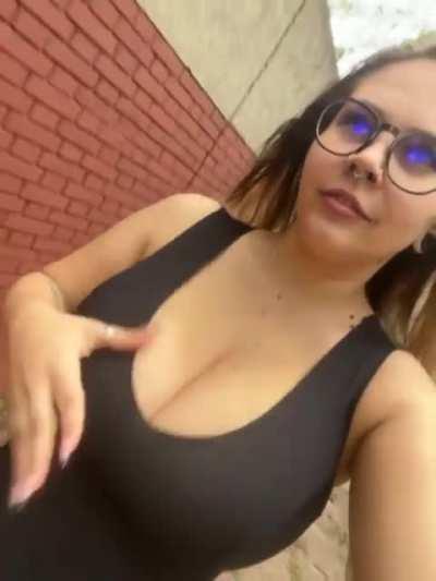 I'm a great neighbor don't you think?