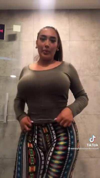 Soft & Jiggly No.265😍🍑