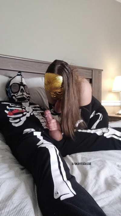 This skeleton seems to have an extra 🦴, hope you had a Happy Halloween.