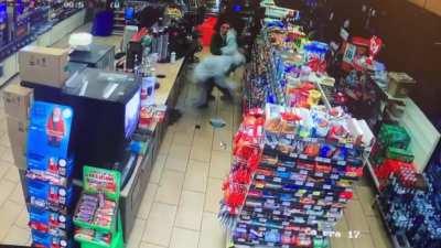 1 peruano vs 2 americanos