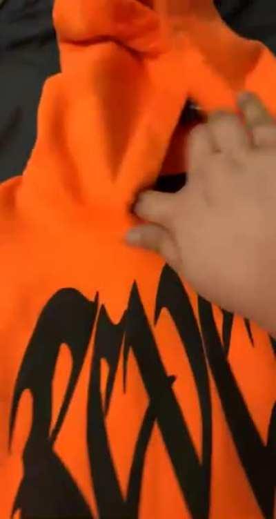 I somehow got an pretty clean orange kill, mugshot hoodie & shirt, and a bread before my Halloween order shipped lmfaoooo