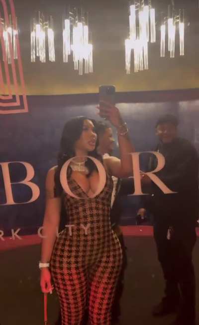 Mannn she know what she be doing🤤💯