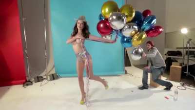 No wonder this big tit slut made it big. Look at those tits