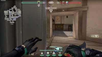 Apparently Raze's ult goes throuugh the box at this spot