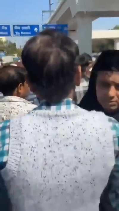 mullas blocking the road for nawaz , policeman kick their asses