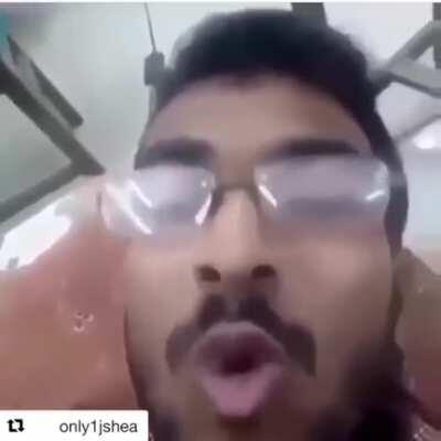 I WANT TO SEE YOUR BOOBS, SEND ME!!! MEME !!! :D