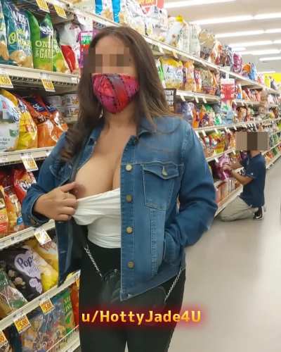 Flashing my titties while grocery shopping