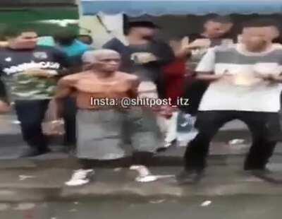 Pai do Muquinha no baile em bangu