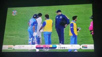 What is Chahal doing here? 😂