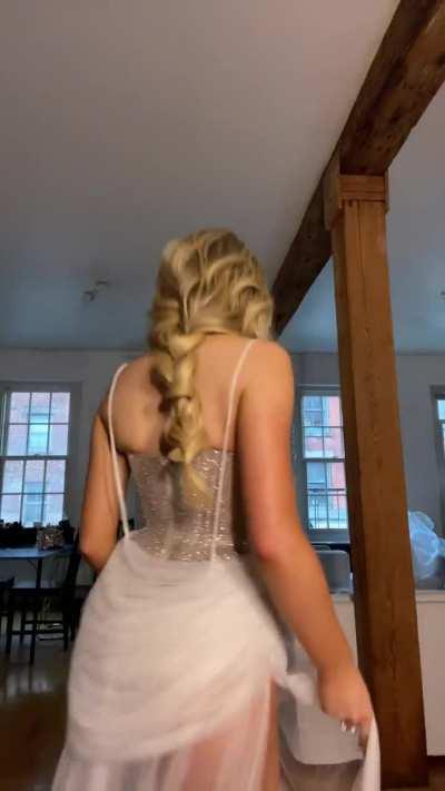 Sabrina’s dress for the MTV VMAs | TikTok September 2023