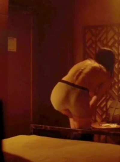 Lost girls & love hotels (brightened, cropped, 2 scenes)