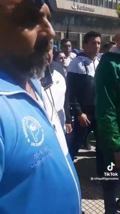 Cuidando a la creatura