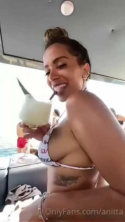 Um dos melhores vídeos da Anitta