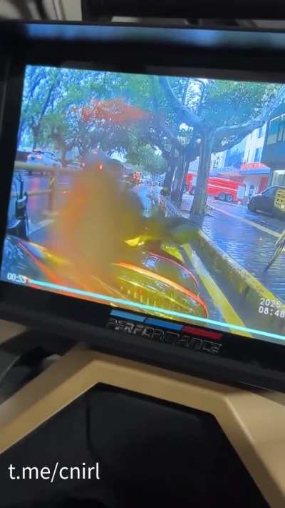 陕西西安市，下雨慢行嘛，兄弟还是很有礼貌的睡前还打个招呼