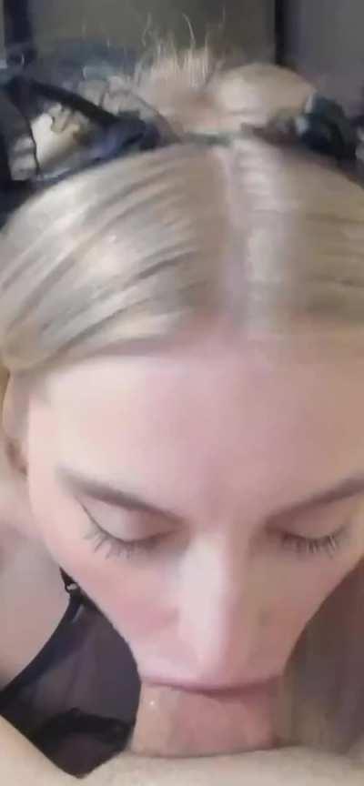 [Reddit] Dm me and send me something, what you like, and I'll see if I like it too, teach me my new fetish