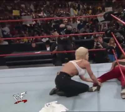 Ivory strips Barbara Bush(B.B)