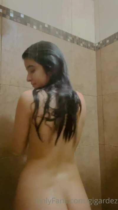 Me parece que alguien se metio los dedos :3