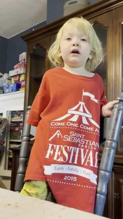 My niece is having a difficult time understanding what a butt crack means exactly 😂