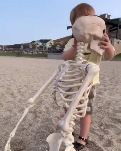 Best friend skeleton!!