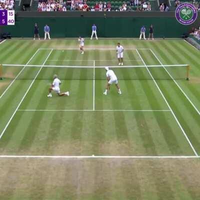 Объясните, что здесь происходит?