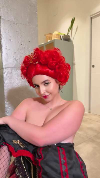 The Red Queen by AetherSssoul