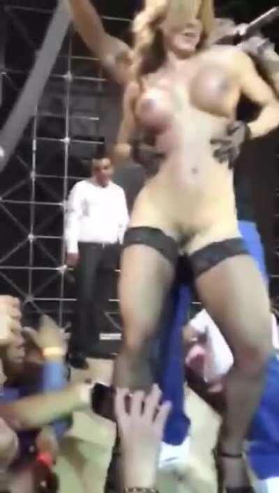 Esperanza Gomez dancing nude in front of an audience is like throwing meat to hungry wolves