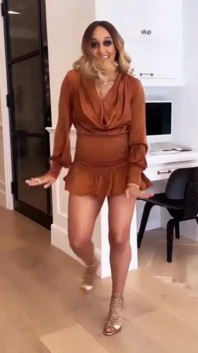 Tia Mowry has the best legs ever 🔥