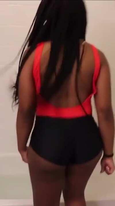 Jazzyguns booty cheeks jiggle 😜