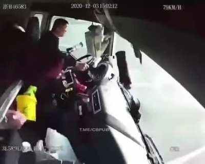 Don't text and drive (Chinese truck edition)