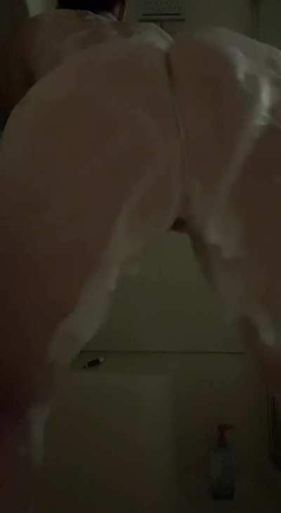 Help wash mommy’s back