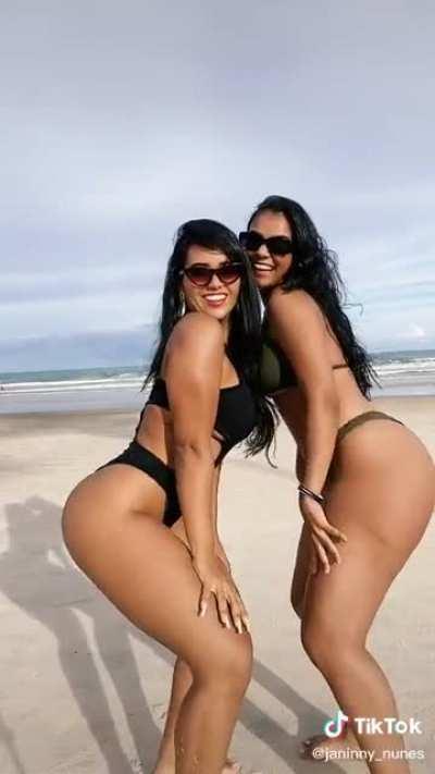 Janinny Nunes (@janinny_nunes)