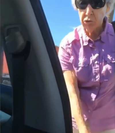 litter bad 😠😠😠 (Karen)