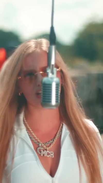 Claire Siobhan 🔥🔥