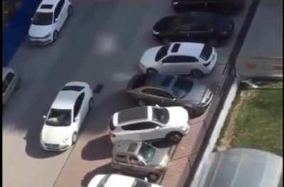 That maneuver driving skills of this guy is Impressive